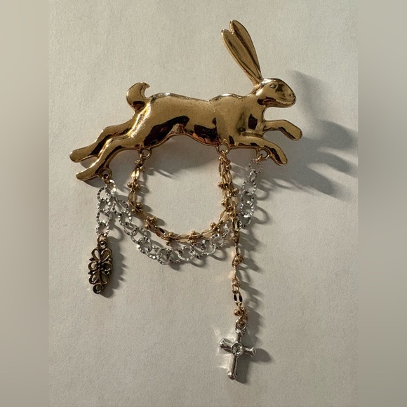 Jewelry - Gold Tone Rabbit Motif Chain Brooch